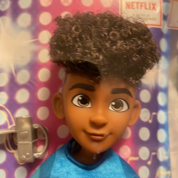 Karma’s world Winston Torres - Picture 5 of 5